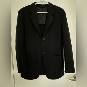 Uniqlo black wool blazer size Xs(but actually can fit Size S-M)